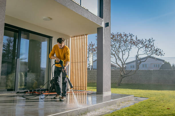 Best Pool Deck Cleaning  in Waterford, CA